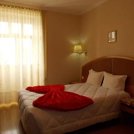 ホテル ラルベロ コインブラ