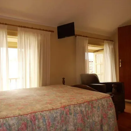 ホテル ラルベロ コインブラ