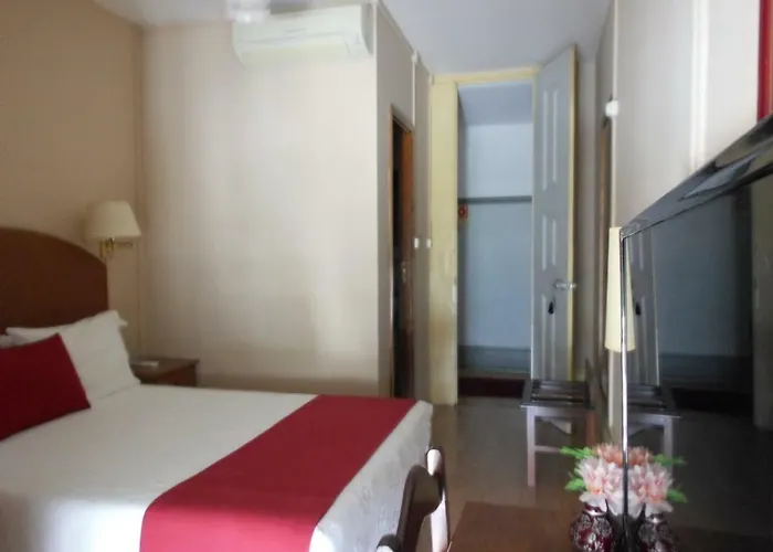 拉贝罗酒店 * 科英布拉