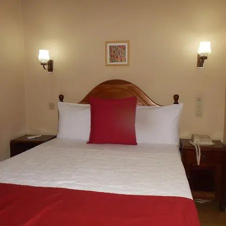 Hotel Larbelo *