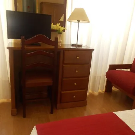 Hotel Larbelo *