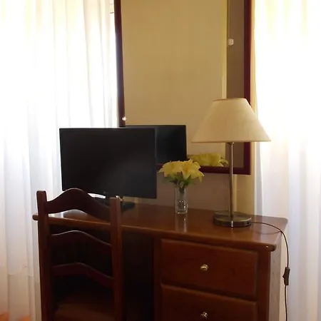 Larbelo Hotel *