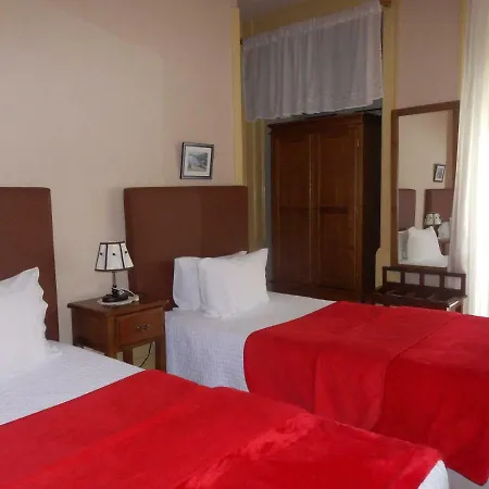Hotel Larbelo *